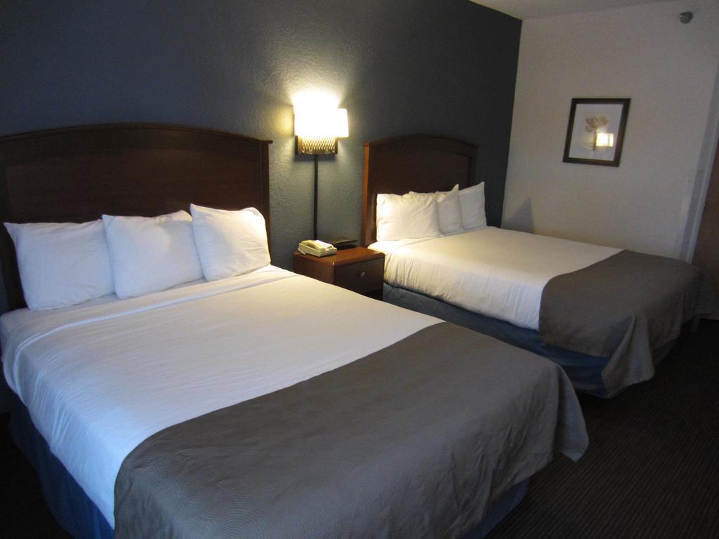 Americinn By Wyndham Hutchinson Ruang foto