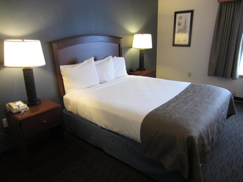 Americinn By Wyndham Hutchinson Ruang foto